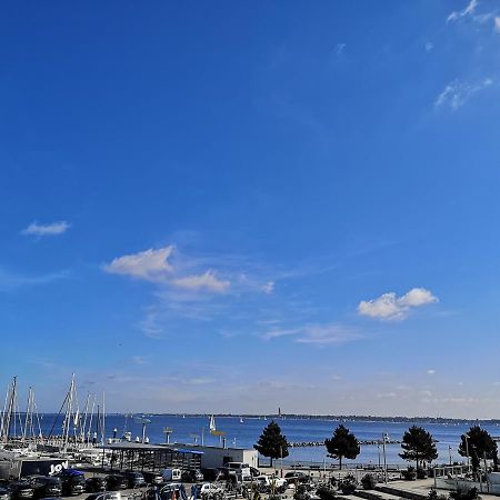Sunny Seaside Apartment Кіль Екстер'єр фото